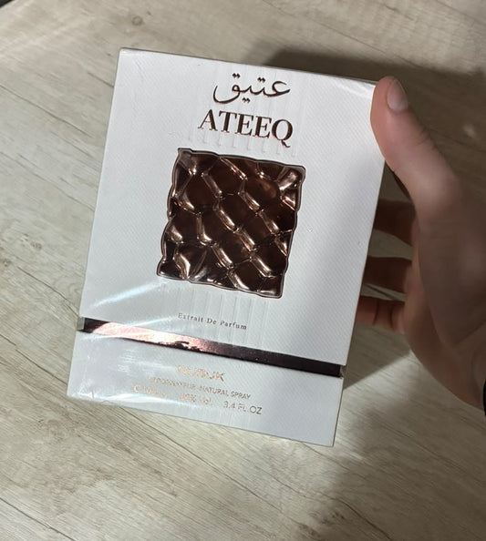 Nusuk Ateeq Extrait de Parfum 100 ml en su caja sellada: foto real de nuestro stock